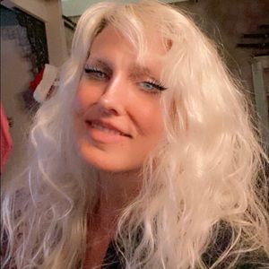 Meet your Posher, Alexcias